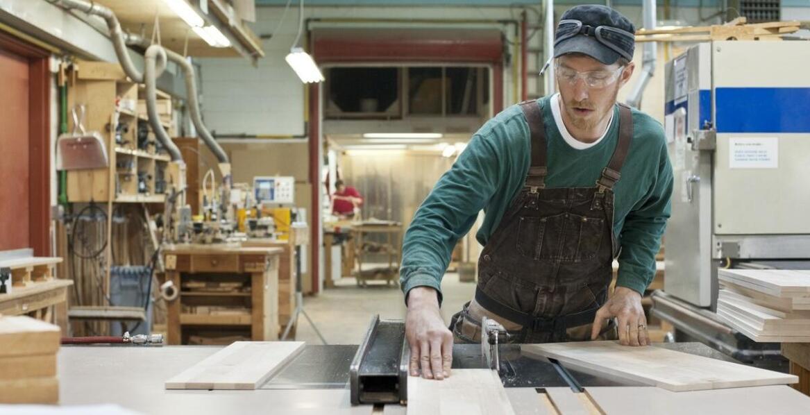 Znaczenie precyzyjnego cięcia płyt meblowych w Gdyni dla jakości kuchni