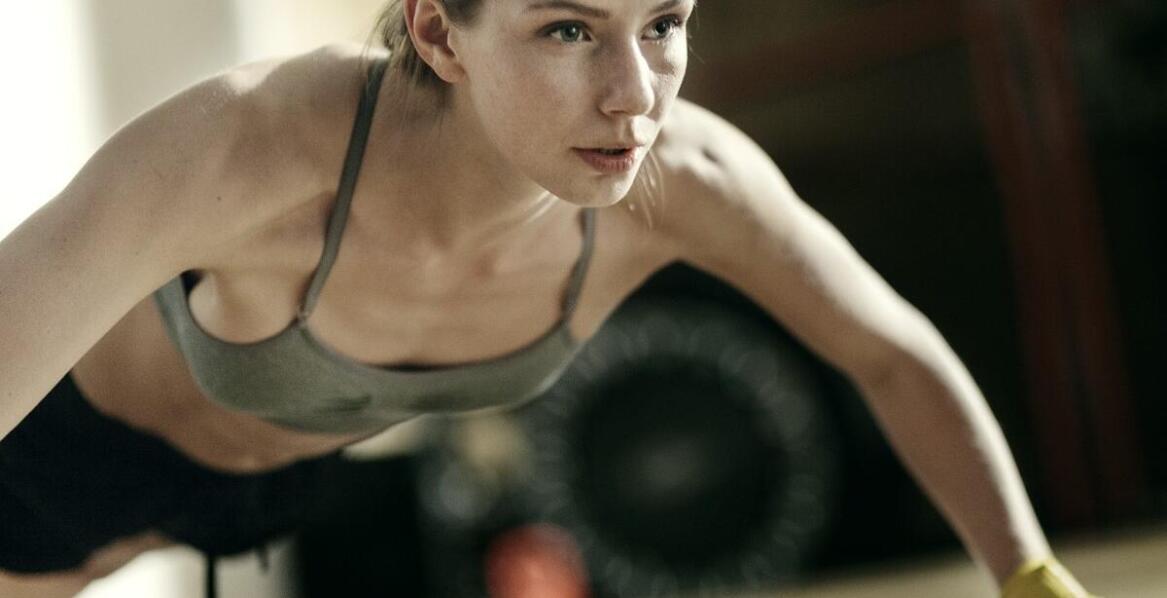 Czy trening na czczo sprzyja lepszej koncentracji podczas ćwiczeń?