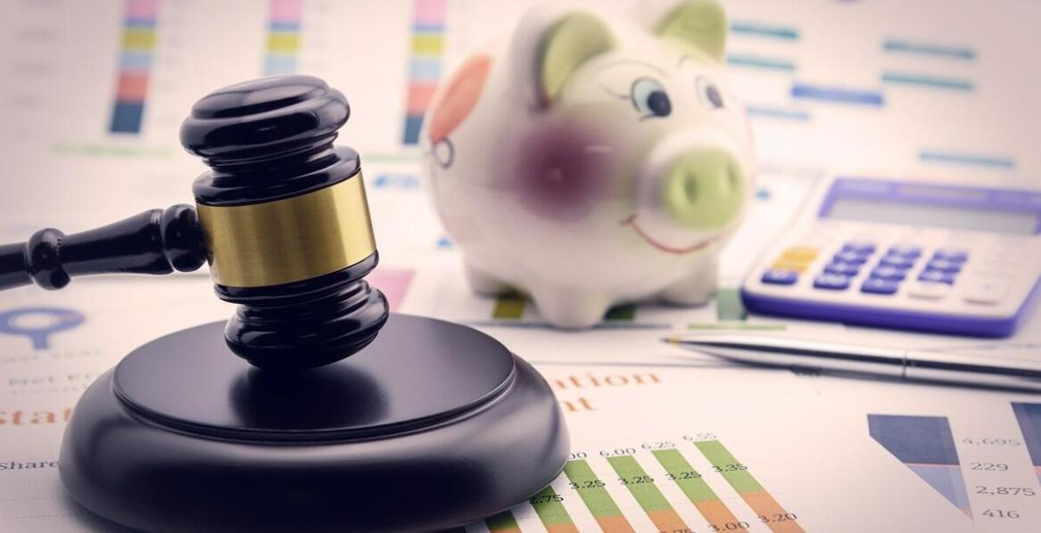 Jak przygotować się finansowo na proces sądowy?