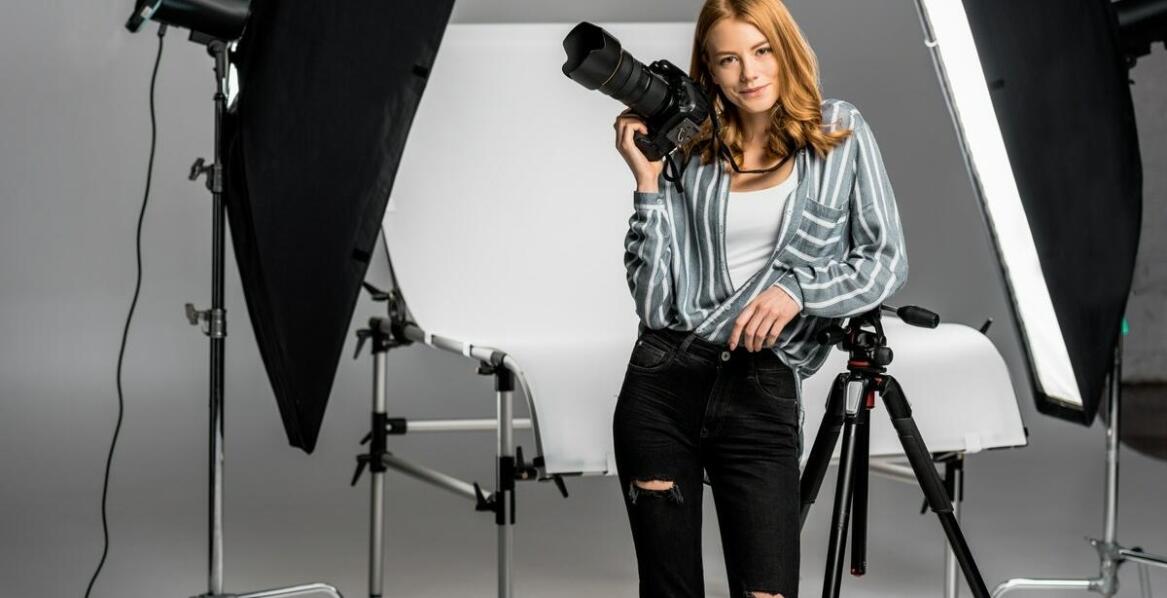 Indywidualna koncepcja sesji kobiecej: jak wpływa na cenę i efekt końcowy?