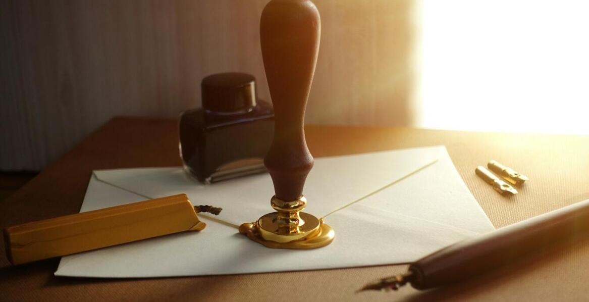 Proces sporządzania aktu notarialnego przenoszącego własność nieruchomości