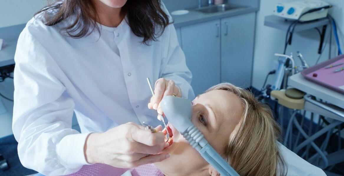 Jakie są korzyści z regularnej higienizacji zębów?