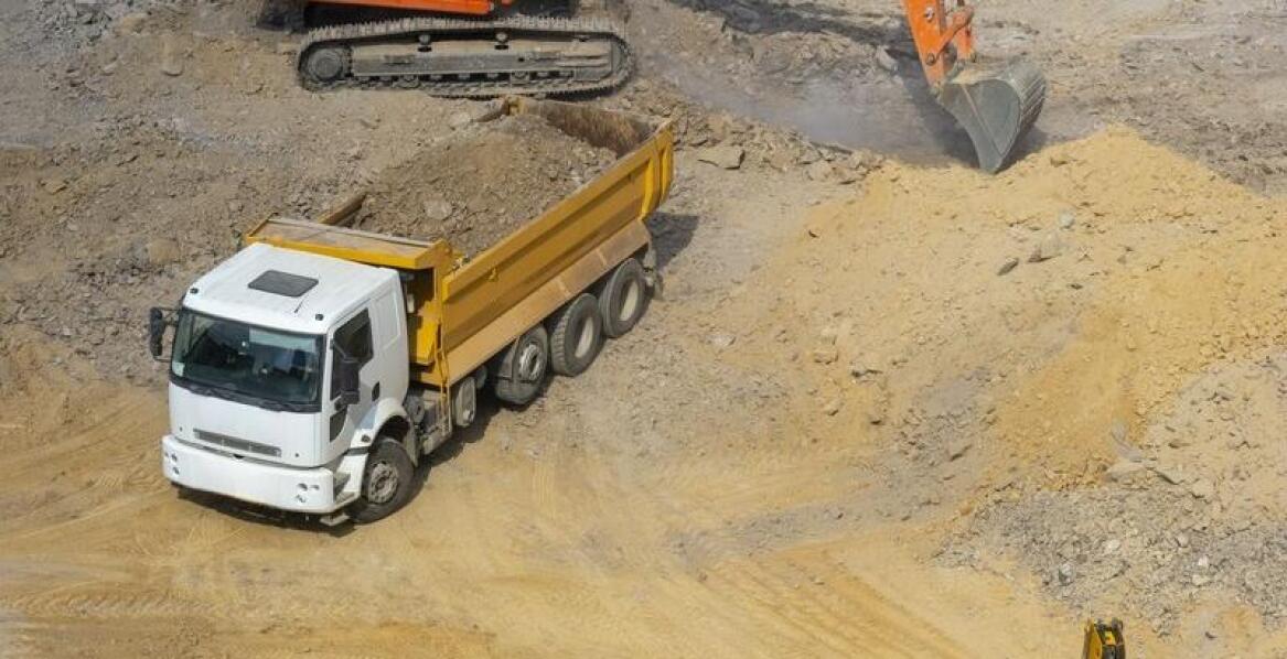 Kruszarka do kamieni wynajem: zalety współpracy z profesjonalnymi dostawcami usług