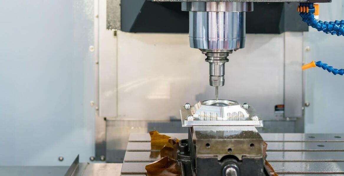 Jak frezarki CNC do stali wspierają przemysł energetyczny?