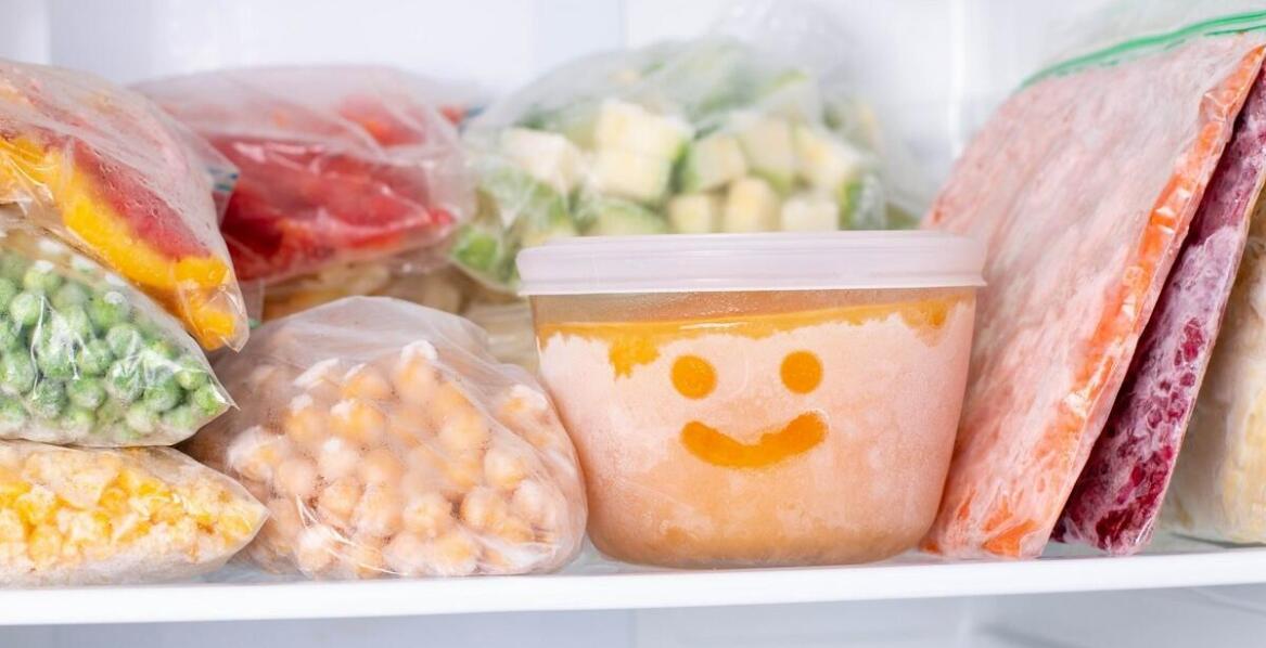 Jak optymalnie przechowywać mokrą karmę dla psa 800g, aby zachować jej świeżość?