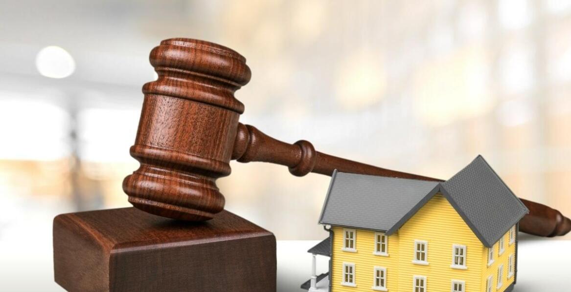 Zalety i wady zakupu domu od komornika: co warto wiedzieć?