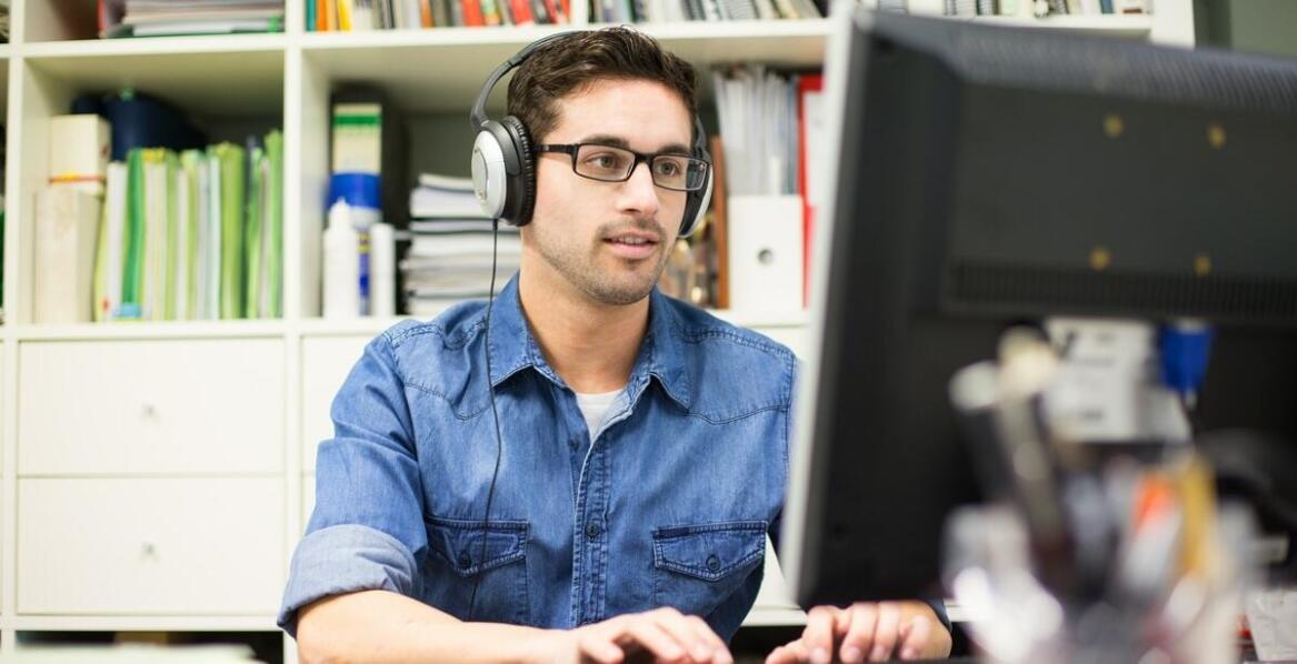 Jak neuroflow wspiera procesy przetwarzania słuchowego u dorosłych?