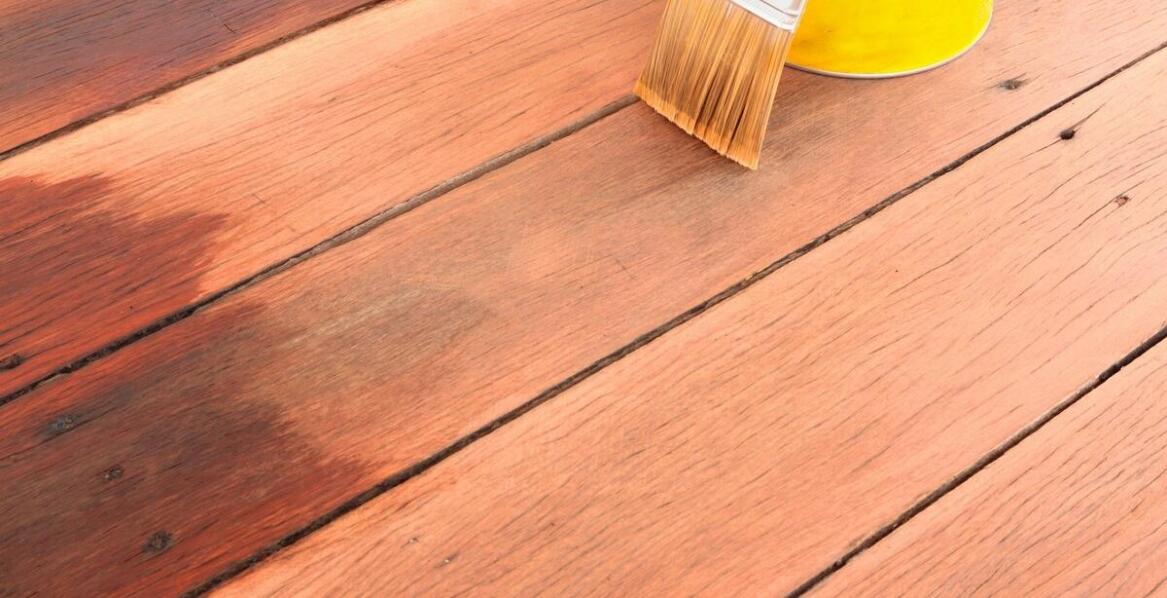 Bejce i impregnaty do drewna – oferta Rimco dla profesjonalistów