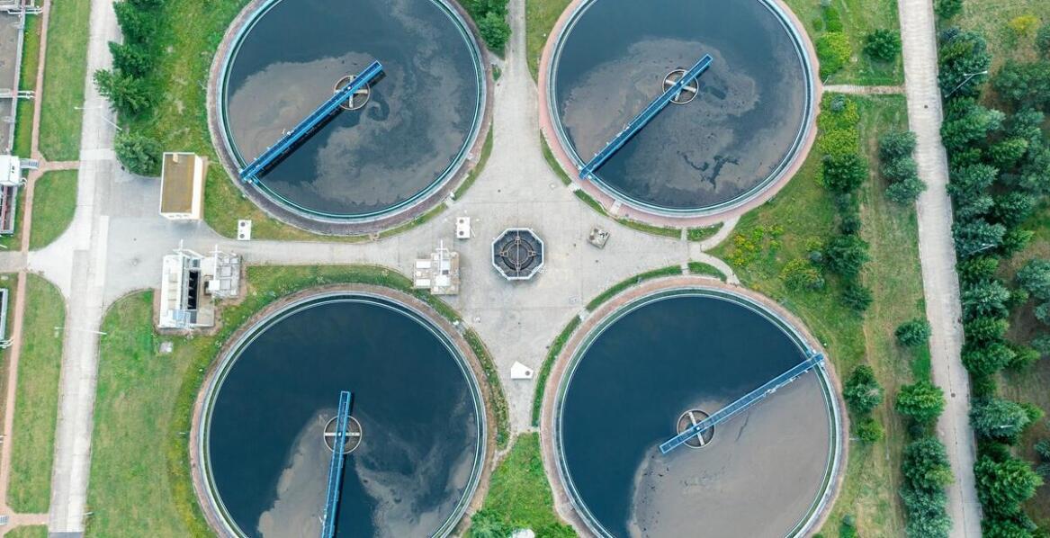 Korzyści z integracji retencji powierzchniowej z oczyszczalniami biologicznymi