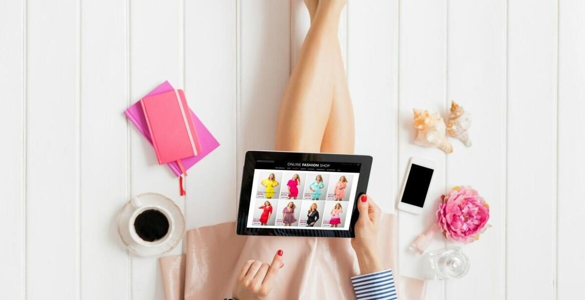 Jak odświeżyć swoją garderobę dzięki ofercie butiku online?