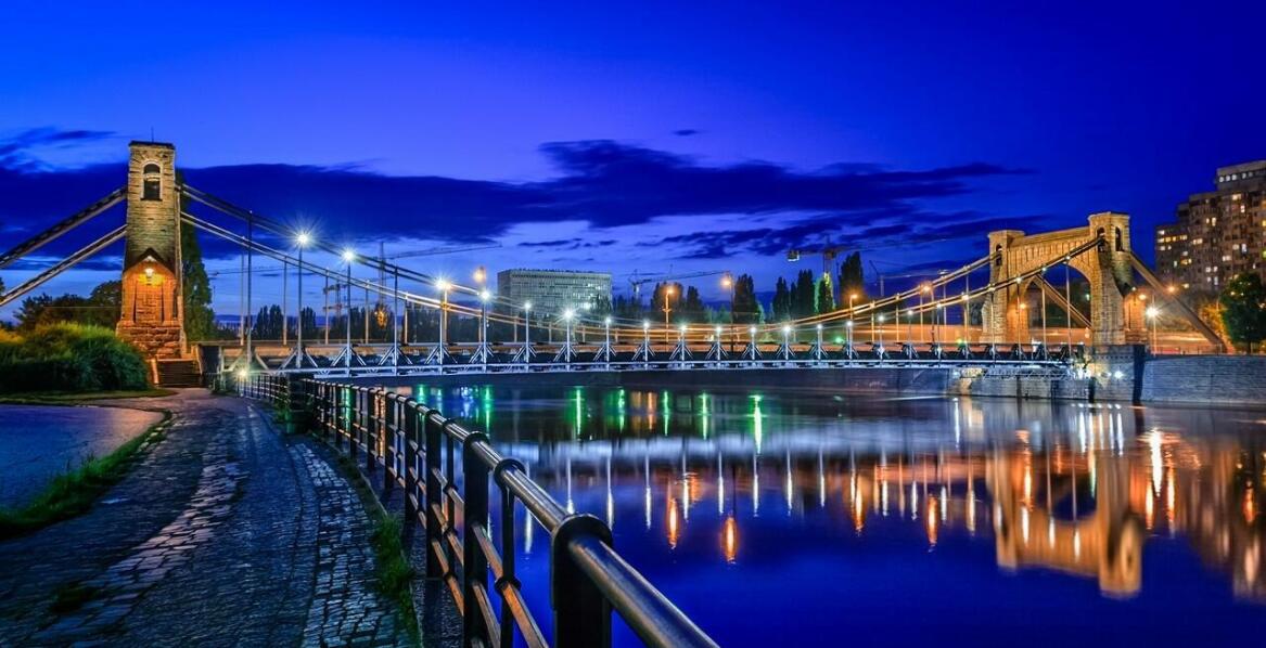 Most Grunwaldzki jako temat przewodni w sztuce i designie wnętrz