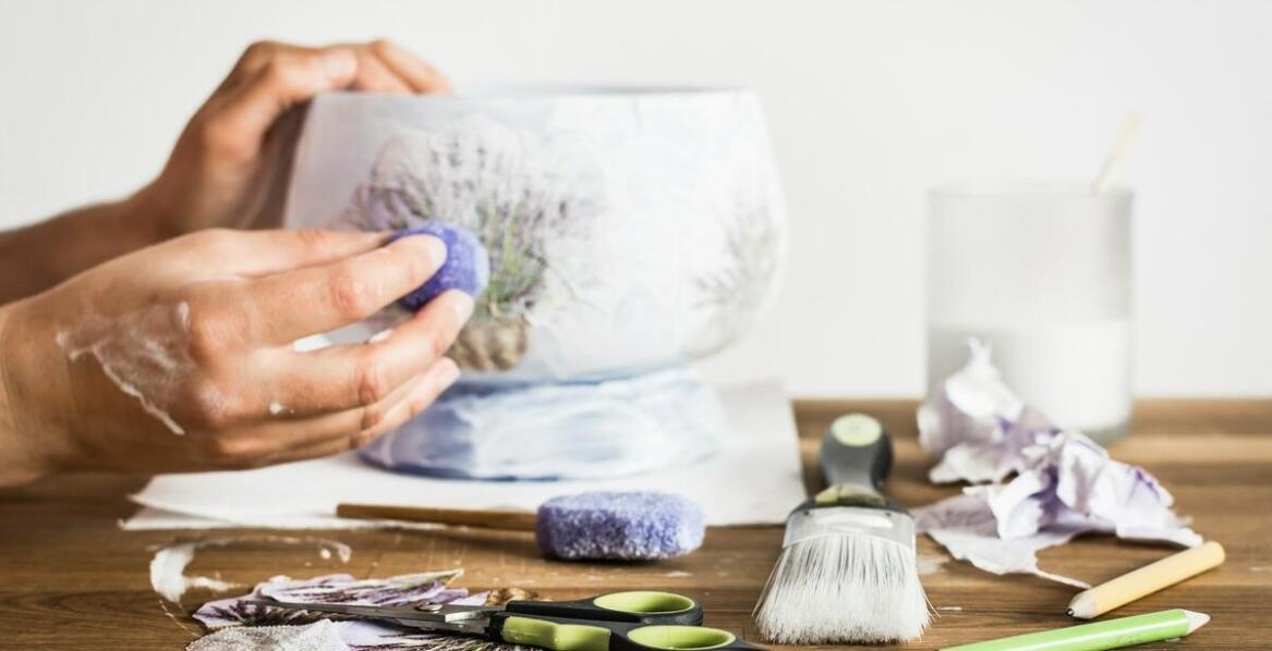 Trwałość i estetyka zdjęć nagrobkowych na porcelanie i krysztale