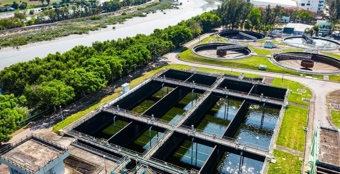 Preparaty biologiczne do oczyszczalni - dlaczego są ważne?