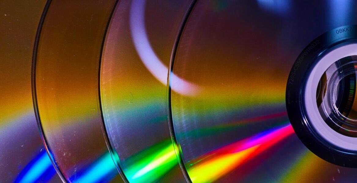 Jak różne typy opakowań wpływają na odbiór tłoczonych płyt CD?