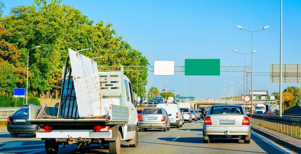 Tablica u27 a nowoczesne technologie zwiększające widoczność