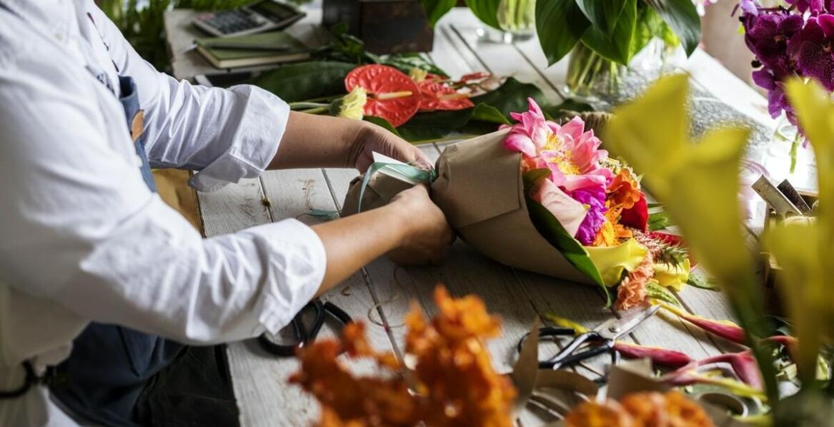 Rola kolorystyki w wiankach komunijnych – jakie kwiaty wybrać?