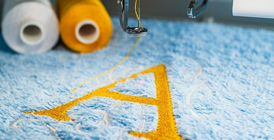 Naszywki haftowane jako unikalny dodatek do produktów promocyjnych