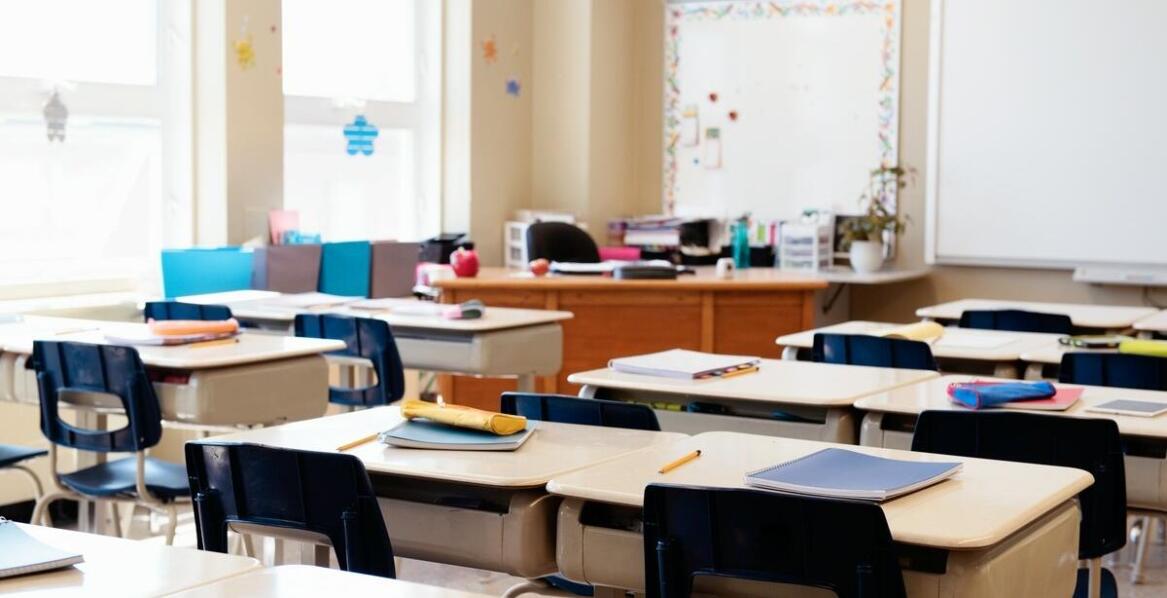 Jak systemy kolejkowe mogą wspierać zarządzanie wizytami w placówkach edukacyjnych?