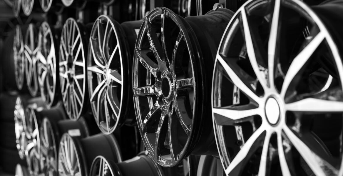Różnorodność wzorów i kolorów felg 5x112 – co wybrać?