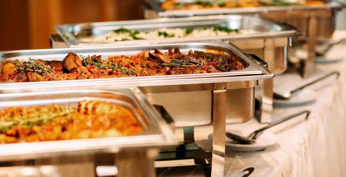 Kompleksowa obsługa cateringowa – jak dopasowujemy ofertę do potrzeb klienta
