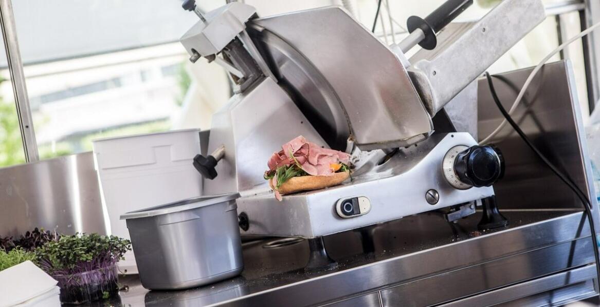 Kluczowe aspekty bezpieczeństwa w zabudowach food trucków