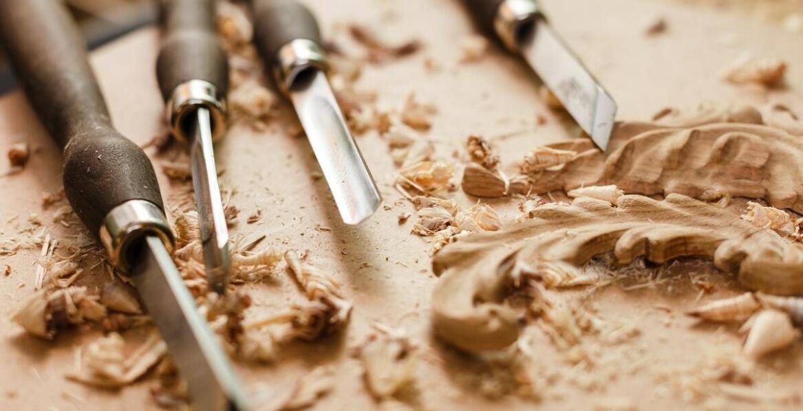 Frezy kątowe do drewna: zastosowanie w precyzyjnej obróbce
