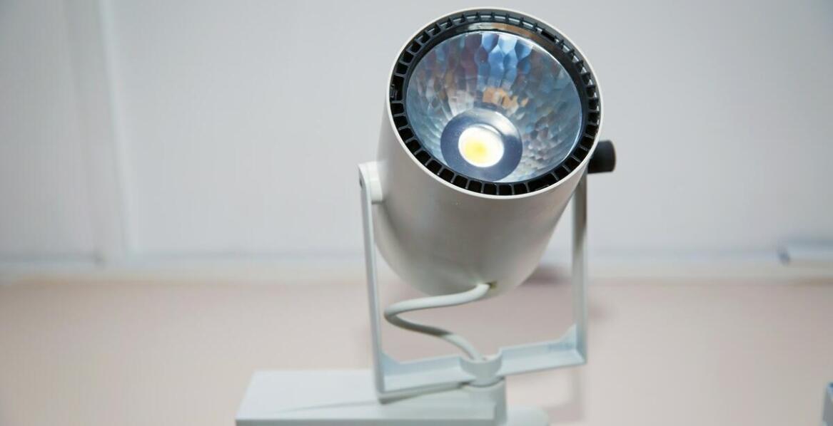 Oświetlenie LED a oszczędność energii – co oferuje rynek?