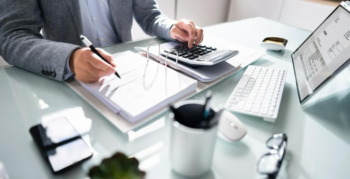 Jakie usługi oferuje biuro rachunkowe w zakresie analizy finansowej dla małych firm?