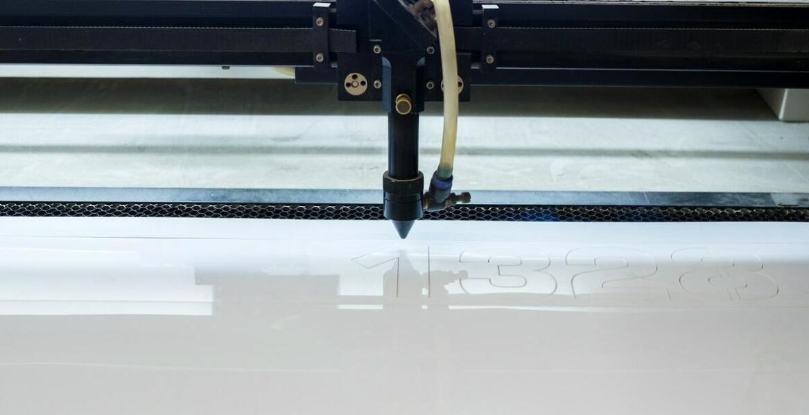 Innowacyjne podejścia do grawerowania w drewnie – inspiracje dla firm