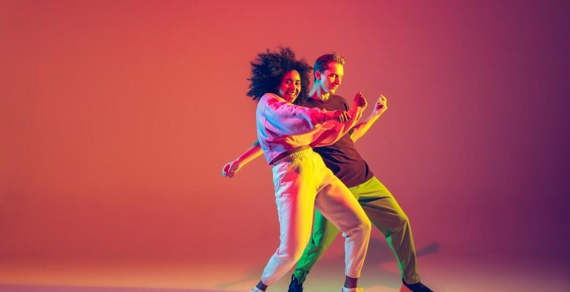 Jakie efekty przynosi regularna praktyka tańca dla dorosłych?