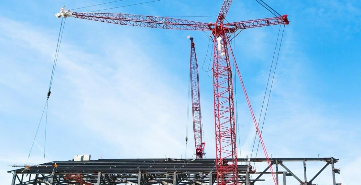 Jakie są kluczowe cechy nowoczesnych żurawi przenośnych?