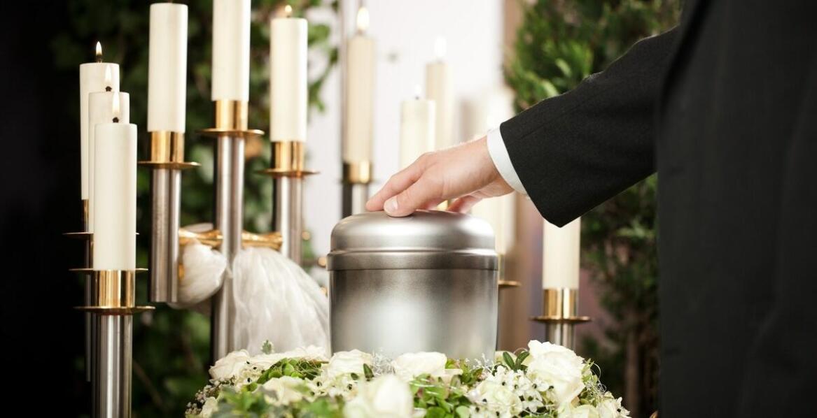 Intymność ceremonii pożegnalnej – jak ją osiągnąć?