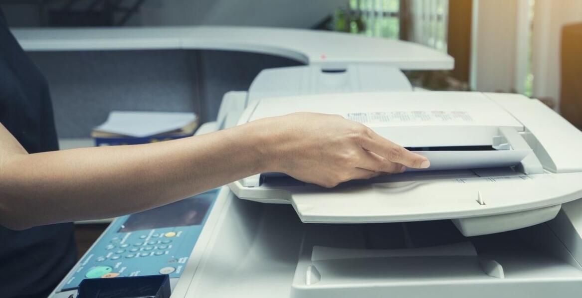 Jakie są najważniejsze zastosowania skanowania wielkoformatowego w branży archiwizacji?