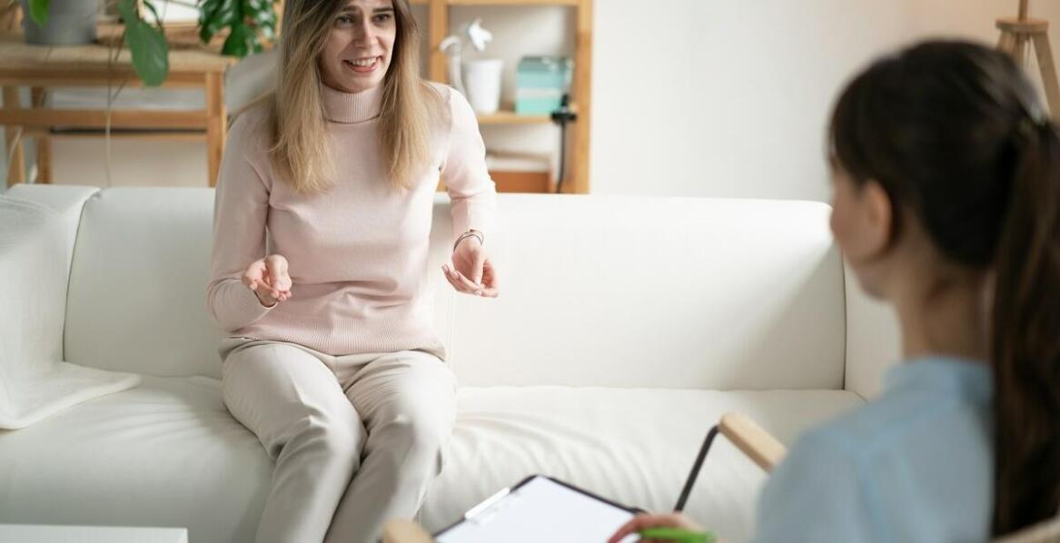Jak zakwaterowanie w ośrodku wpływa na skuteczność terapii uzależnień?