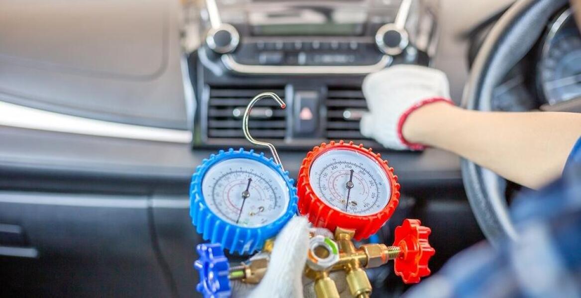 Jakie są korzyści ekonomiczne z regularnego nabijania klimatyzacji?