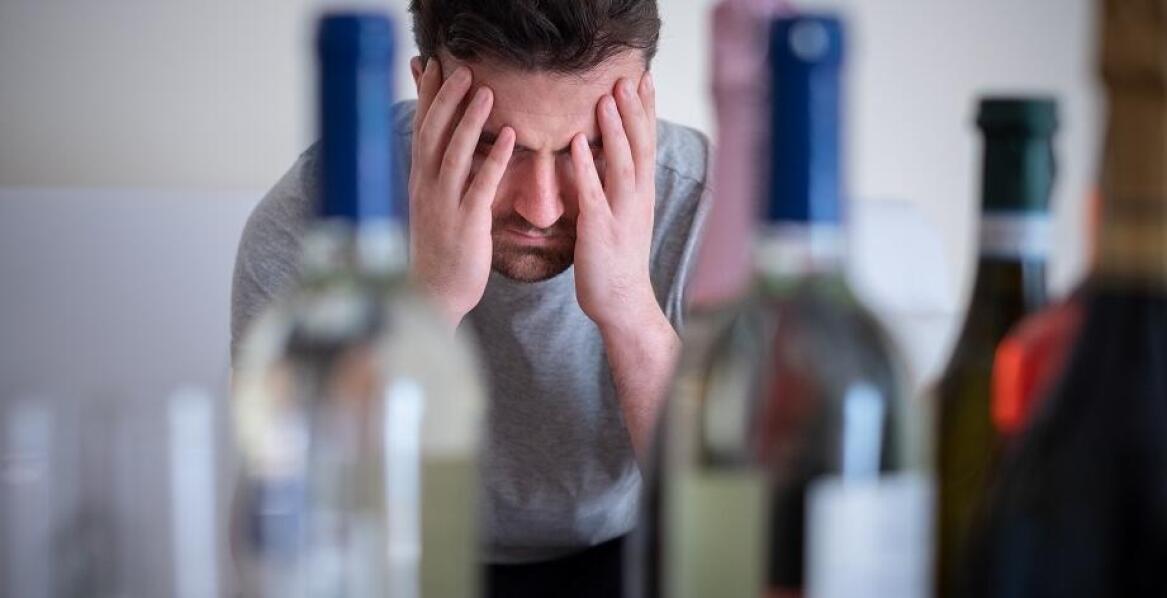 Dlaczego warto skorzystać z detoksu alkoholowego z dojazdem do domu pacjenta?