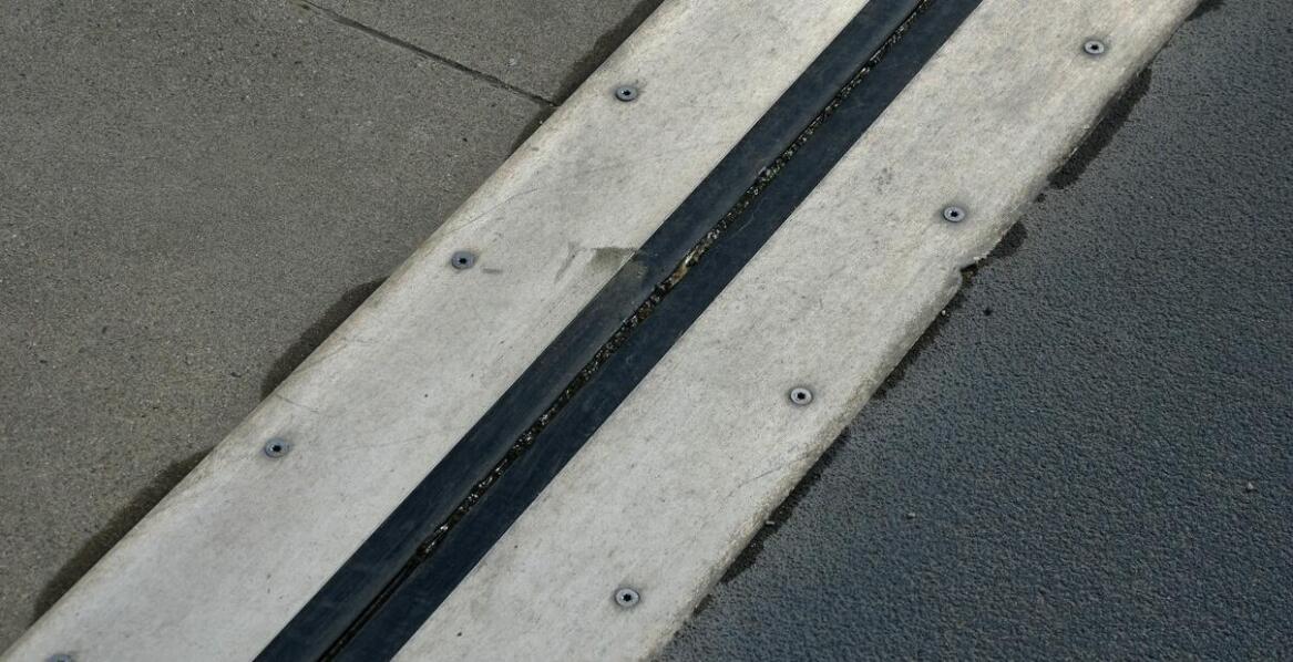 Jakie są najczęstsze błędy przy projektowaniu obudowy kanałów melioracyjnych?