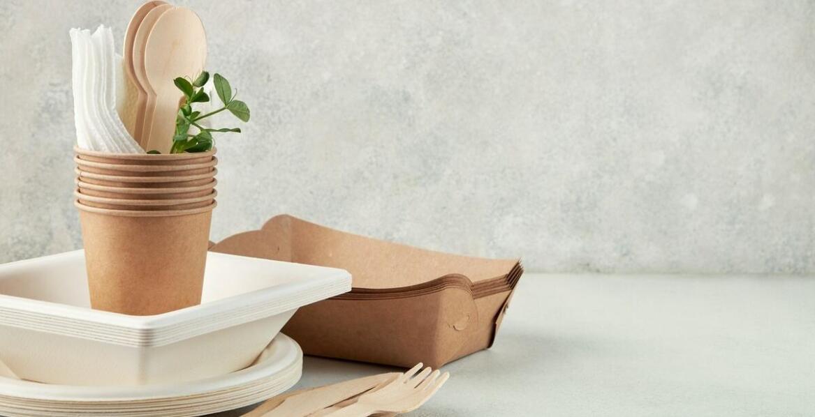 Przewaga opakowań papierowych nad plastikowymi w kontekście ochrony środowiska