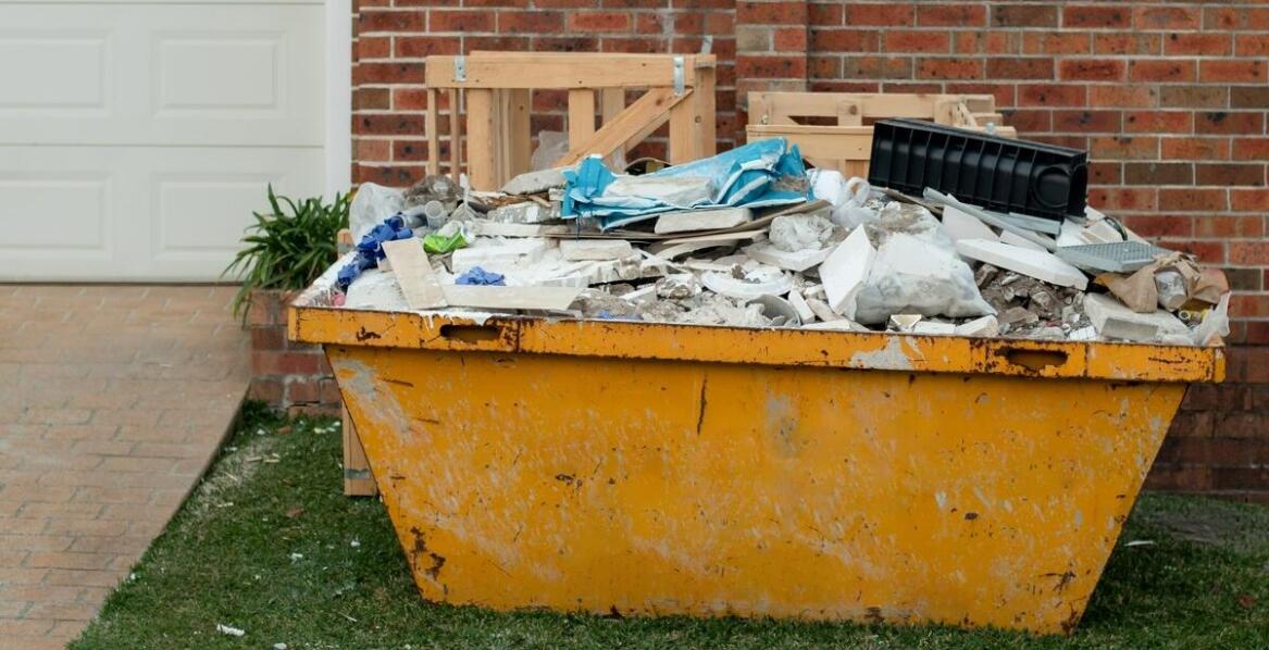 Jak wpływa wybór odpowiedniej pojemności kontenera na efektywność prac remontowych?