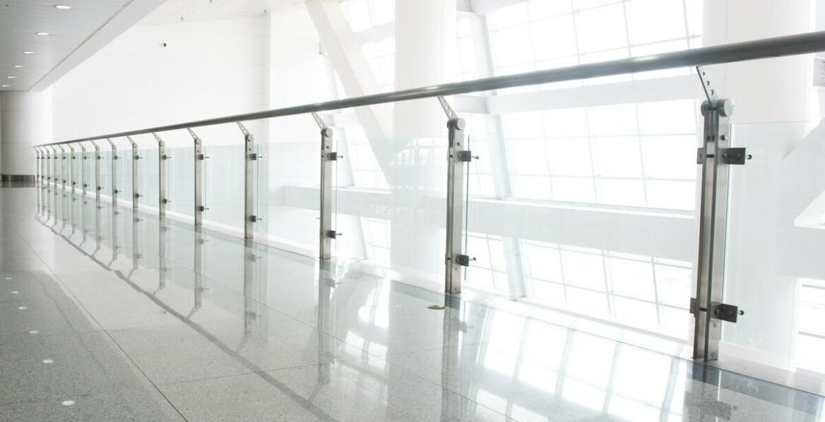 Systemy balustradowe jako element aranżacji przestrzeni publicznych