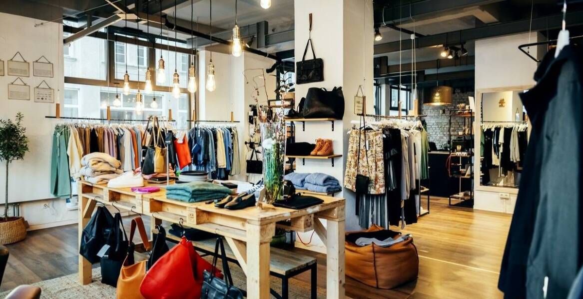 Jakie znaczenie ma różnorodność jakościowa odzieży w biznesie modowym?