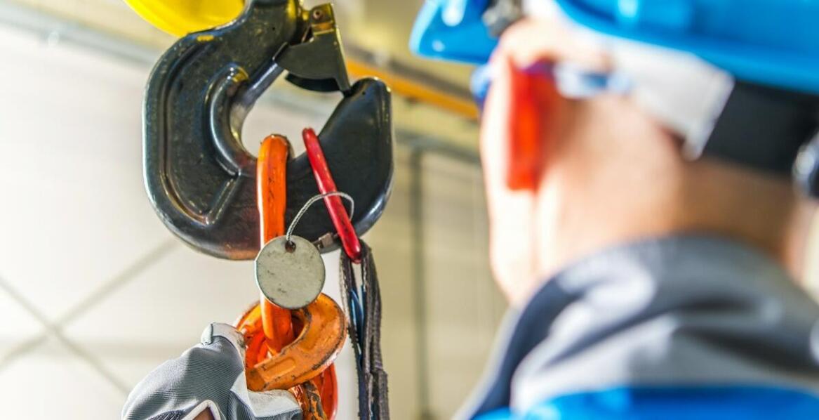 Wpływ profesjonalnego serwisu suwnic na bezpieczeństwo pracy