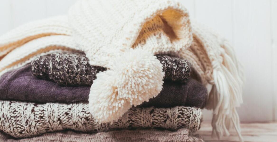 Jak stylizować swetry dostępne w Luisa Cerano outlet na chłodniejsze dni?