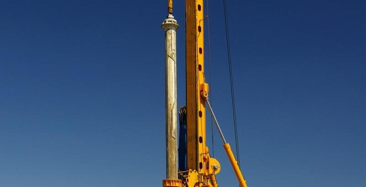 Porównanie różnych metod odwiertów geotechnicznych: zalety i wady