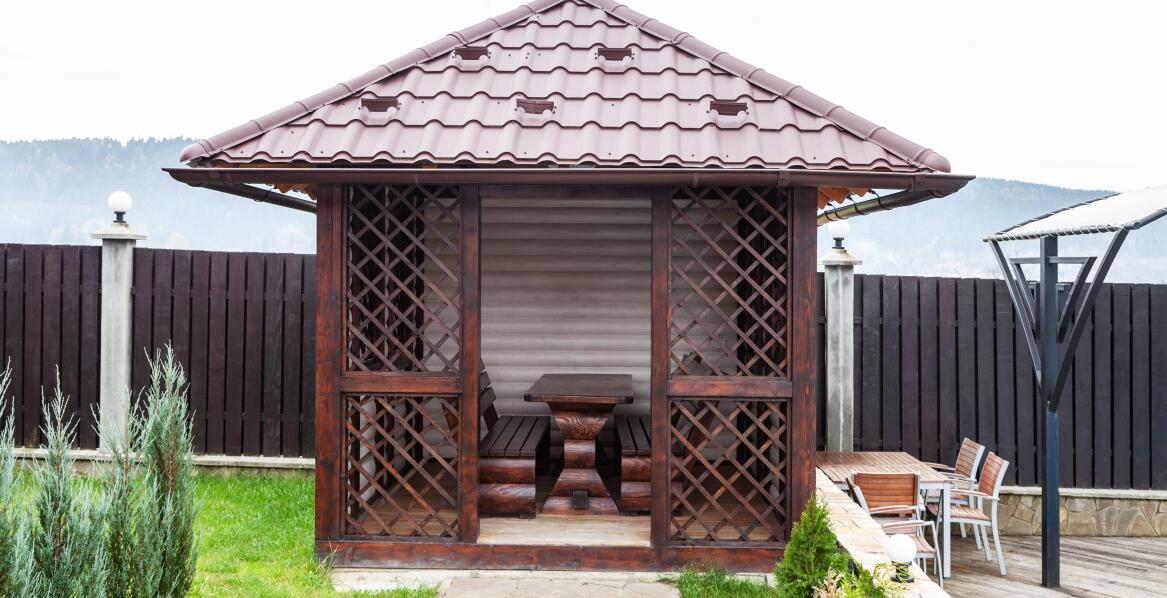 Jakie są kluczowe aspekty izolacji termicznej w altankach z bali?