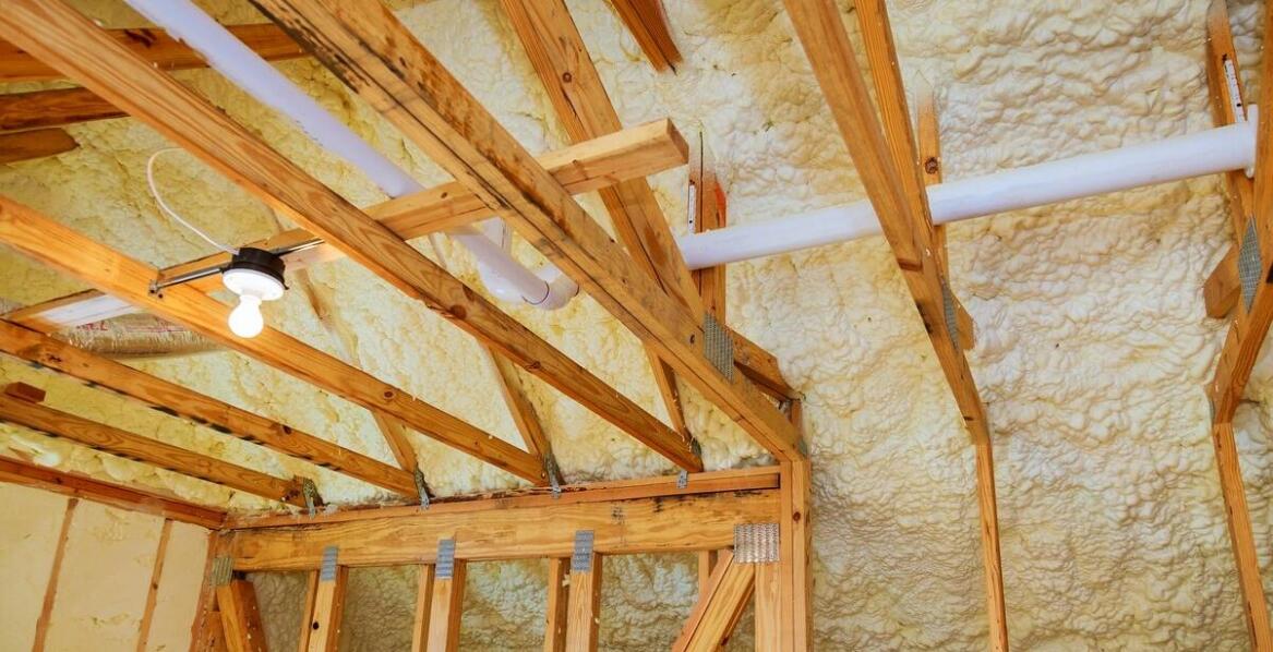 Ochrona przed wilgocią dzięki płytom PIR na poddaszu