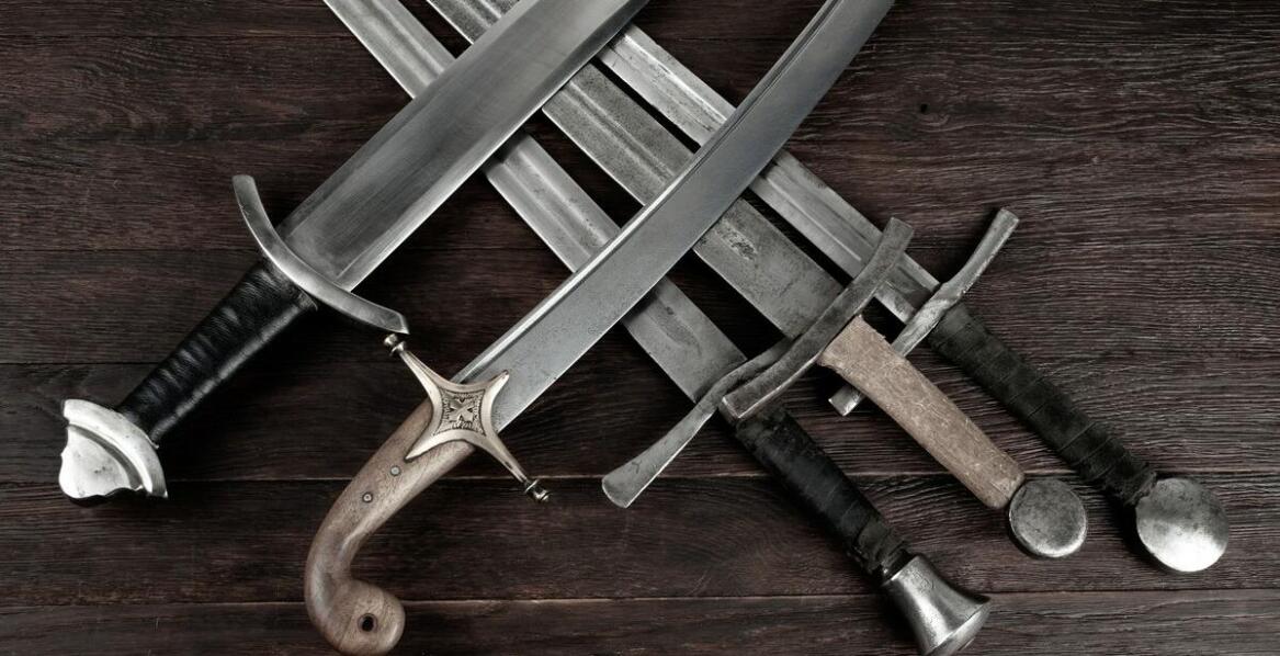 Repliki rewolwerów czarnoprochowych – dlaczego warto zainwestować w modele historyczne?