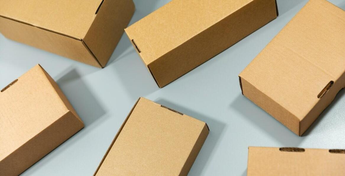 Torby wysyłkowe – jak dostosować je do potrzeb e-commerce?