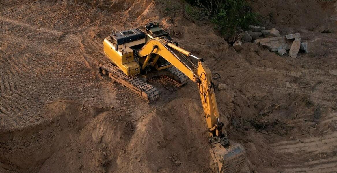 Jak przeprowadzić analizę rynku przed zakupem działki na sprzedaż?