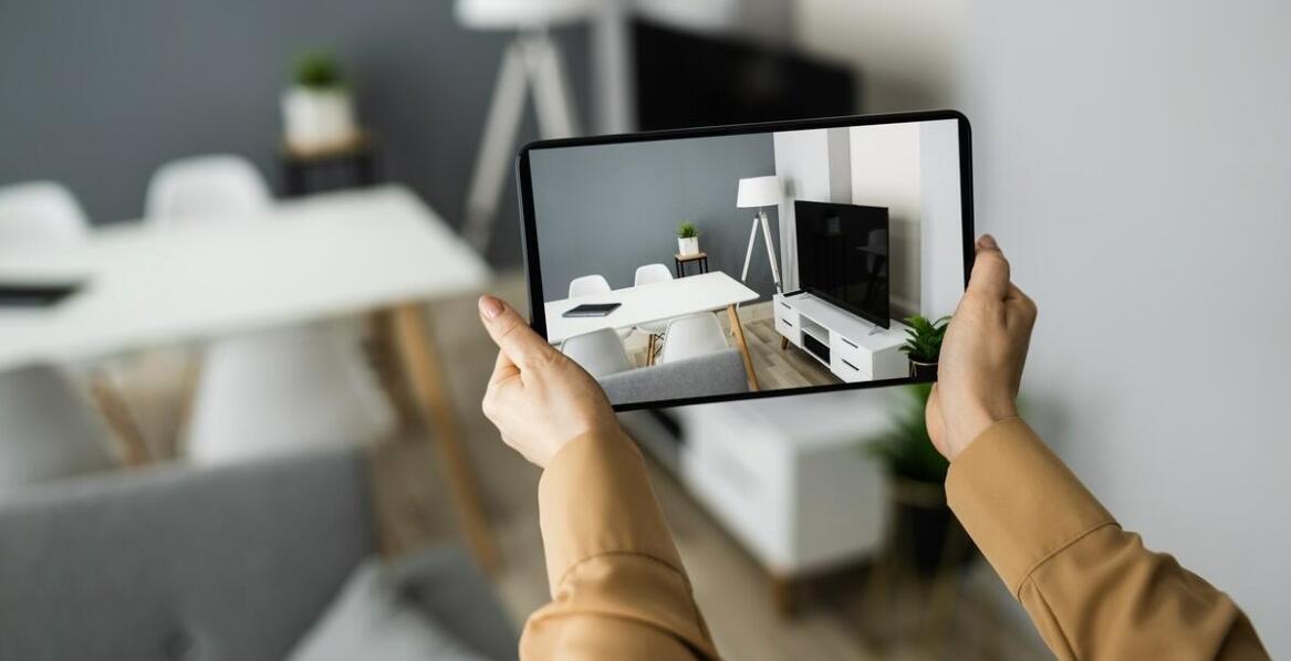 Jak technologie cyfrowe wspierają sprzedaż mieszkań przez agencje nieruchomości?